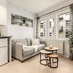 Flat In House With Outstanding Roof Terrace Apartmán *