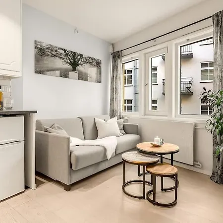 Flat In House With Outstanding Roof Terrace Апартаменты *