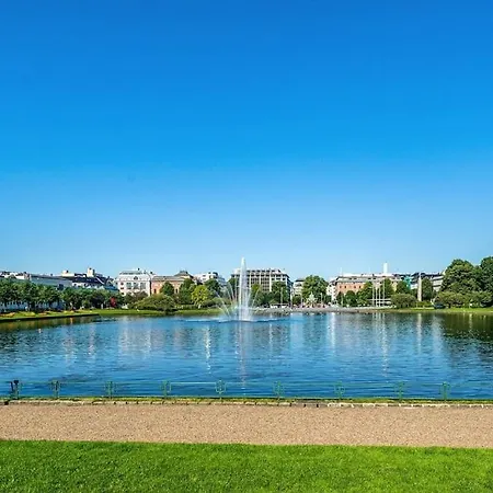 Flat In House With Outstanding Roof Terrace Lägenhet