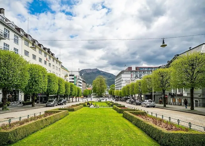 Flat In House With Outstanding Roof Terrace
